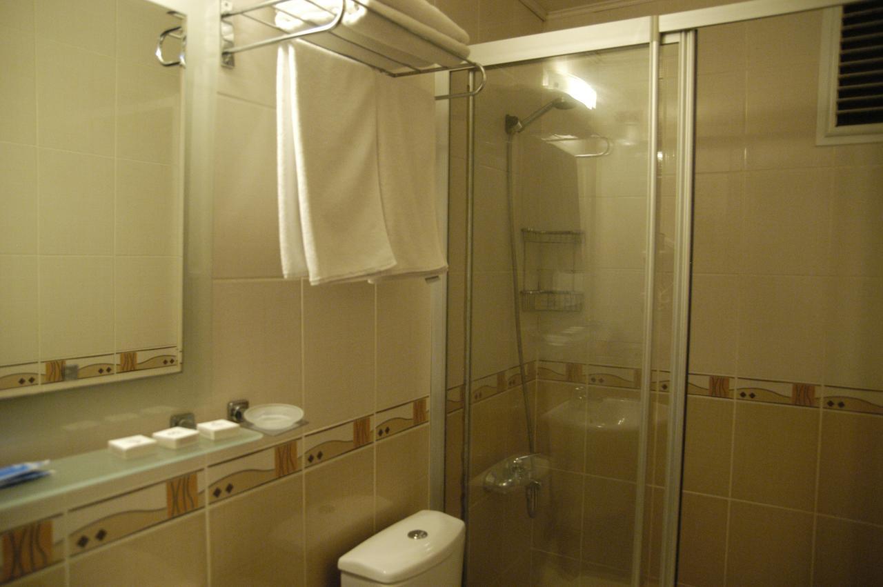 Merdan Hotel Istanbul Bagian luar foto